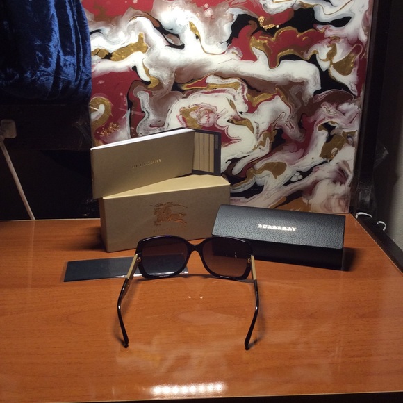 NWT Authentic Womens Burberry Square Sunglasses - Picture 6 of 6